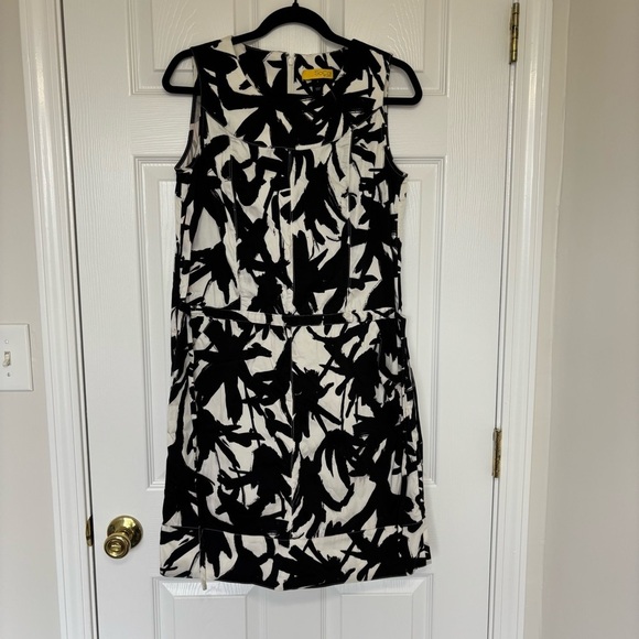 SoCa St. John Black White Patterned Dress Size Small FLAW - Picture 1 of 14